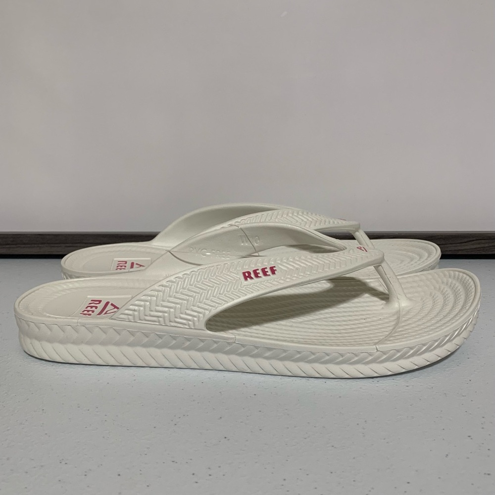 Reef Water Court White Flip Flop Sandals-Size 10 New